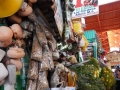 Mercado San Camilo - Le stand "options alternatives" avec notamment des animaux séchés dans la boîte...