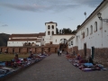 Chinchero - Vendeurs devant l'église