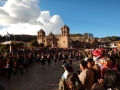 Défilé plaza Armas, il y a du monde !