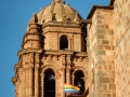 Eglise Santo Domingo et drapeau de Cusco