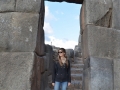 Une porte à Sacsayhuaman (Virginie pour échelle)