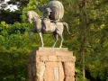 Temple Oyama, statue