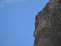 Ollantaytambo - Sculpture d'un profil incas à même la falaise. Au solstice d'été, le soleil pointe à cet endroit exactement