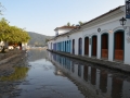 La marée remonte dans les rues de Paraty