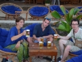 Sihanoukville - Apéro dans les confortables fauteuils en osier