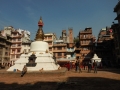 Katmandou - Une stupa au détours d'une ruelle
