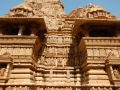 Les fresques couvrent toutes les façades des temples