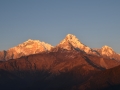 Trek J2 - Poonhill - Vue sur l\'Annapurna 1 (8 091m) à gauche et sur l\'Annapurna South (7 219m) à sa droite