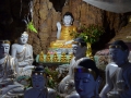 Mandalay - Anisakan, Grotte remplie de Bouddhas